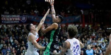 Atenas luchó, ganó y forzó el quinto partido
