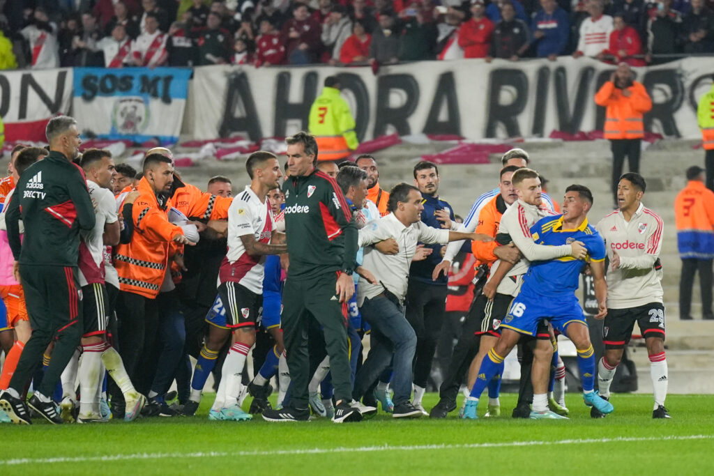 Una fiscal investiga a tres jugadores por los incidentes en el partido Boca - River