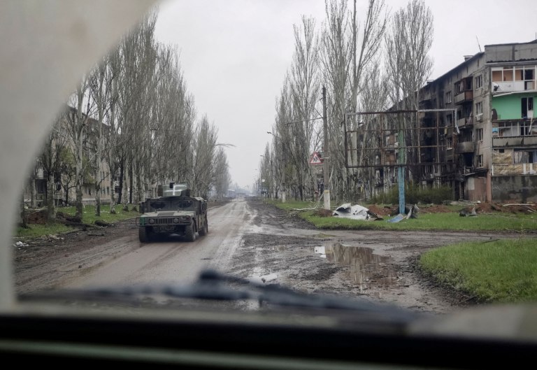 Rusia aseguró haber tomado el control total de Bajmut, pero Ucrania dijo que continúan los combates