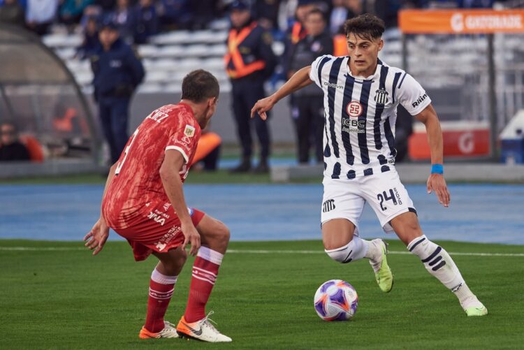 Talleres venció a Argentinos Juniors y se afirma en la cima del torneo
