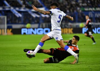 River igualó ante Vélez en Liniers y estiró su ventaja a seis puntos