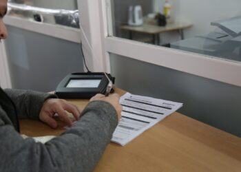 El CPC de San Vicente comenzó a entregar las licencias de conducir tramitadas por la web