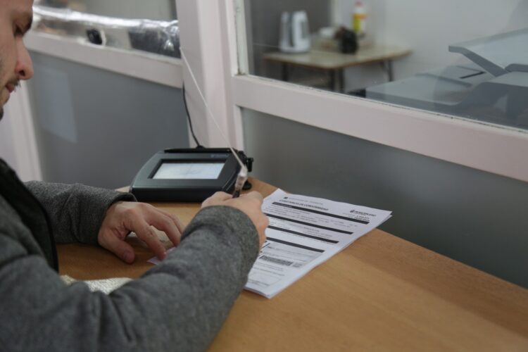 El CPC de San Vicente comenzó a entregar las licencias de conducir tramitadas por la web