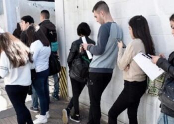 El 50% de empleados que busca otro trabajo es de clase baja