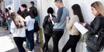 El 50% de empleados que busca otro trabajo es de clase baja