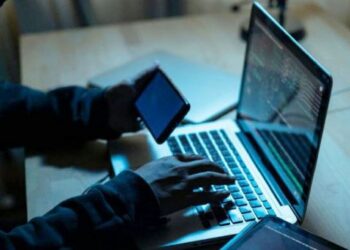 Once detenidos por estafas con perfiles y webs falsas de Aerolíneas Argentinas