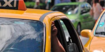 Un conductor fue apuñalado por un taxista con un objeto punzante: las dos versiones del hecho