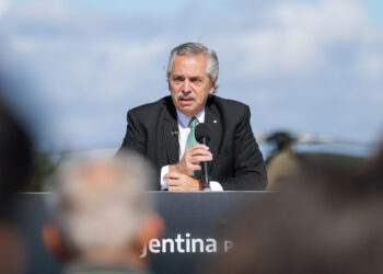 Fernández insiste con una Paso para «democratizar» el Frente de Todos