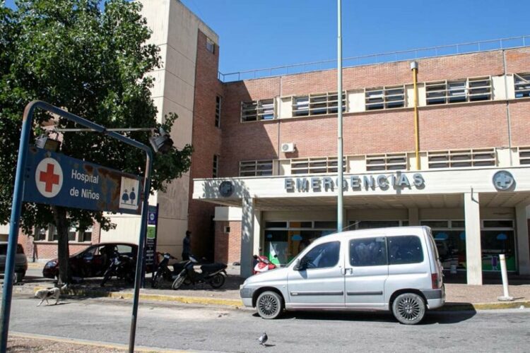 Una niña perdió su brazo tras ser atacada por una jauría