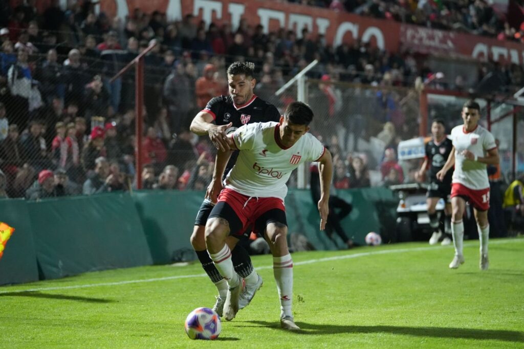 Instituto empató sin goles ante Estudiantes