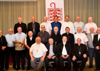 La Iglesia presentó un documento con 10 puntos básicos para la construcción de un consenso político