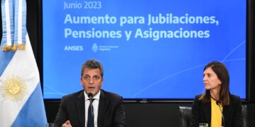 Anunciaron un aumento de las jubilaciones del 20,92%