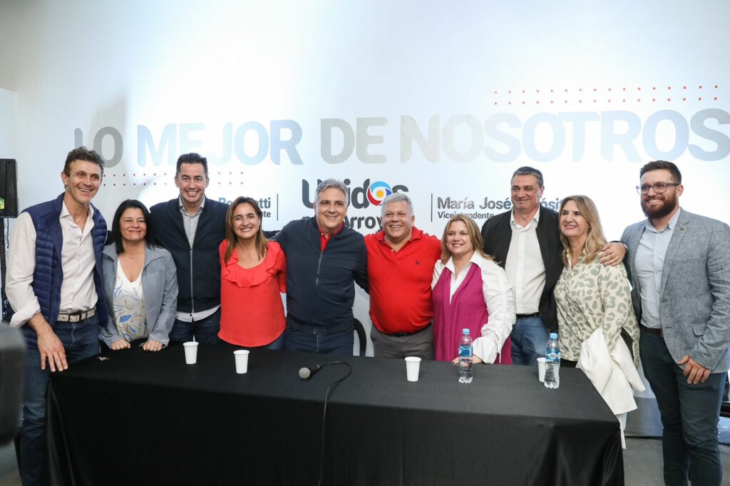 Llaryora llamó a “hacer una campaña sin agravios, solo con propuestas”