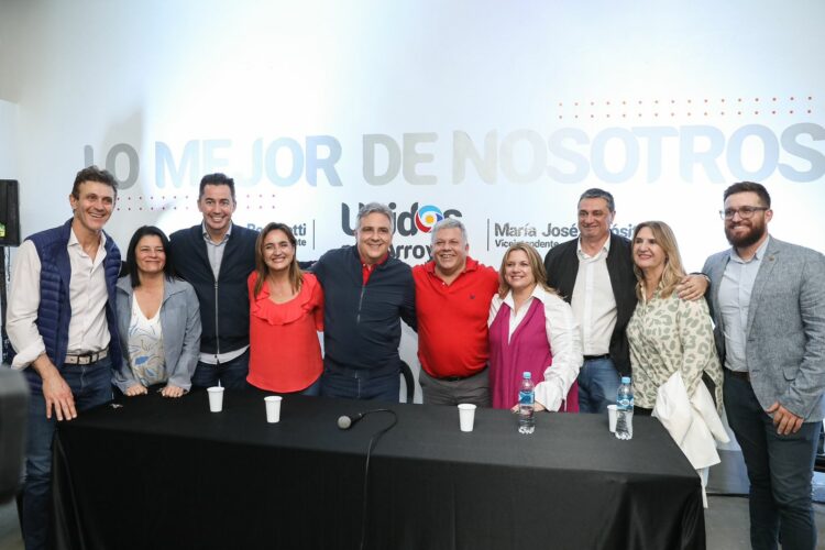 Llaryora llamó a “hacer una campaña sin agravios, solo con propuestas”