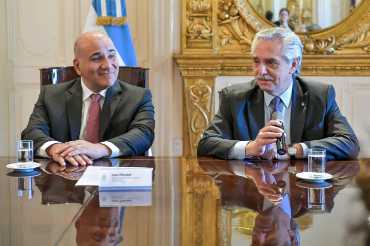 El Gobierno denunció una "intromisión" de la Corte "en el proceso democrático y autonomía de provincias"