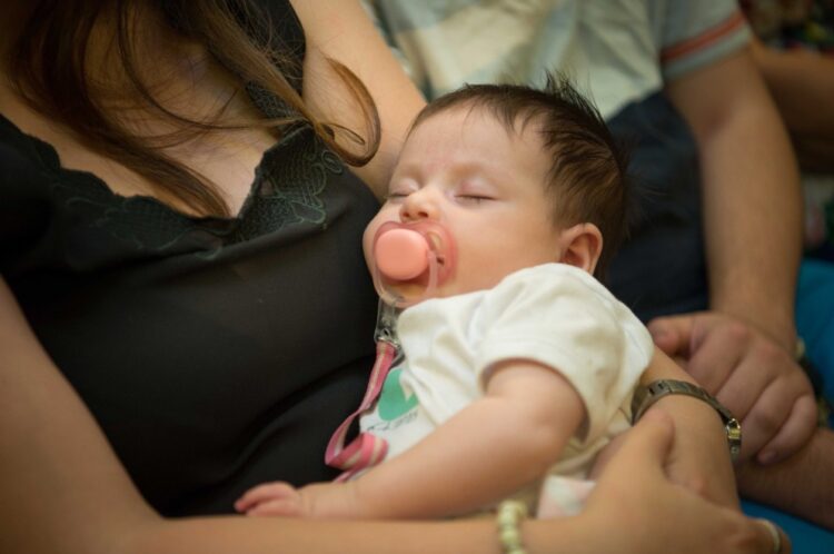 La Provincia aumentó a $ 200.000 el monto por el cuarto mes de licencia por maternidad