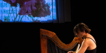 Retrato de mujer con arpa