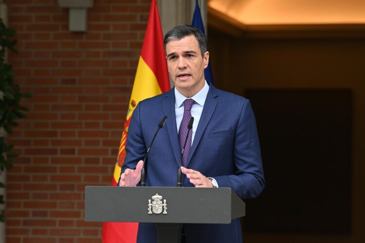 Sánchez, jefe del Ejecutivo español, ayer en la sorpresiva declaración.