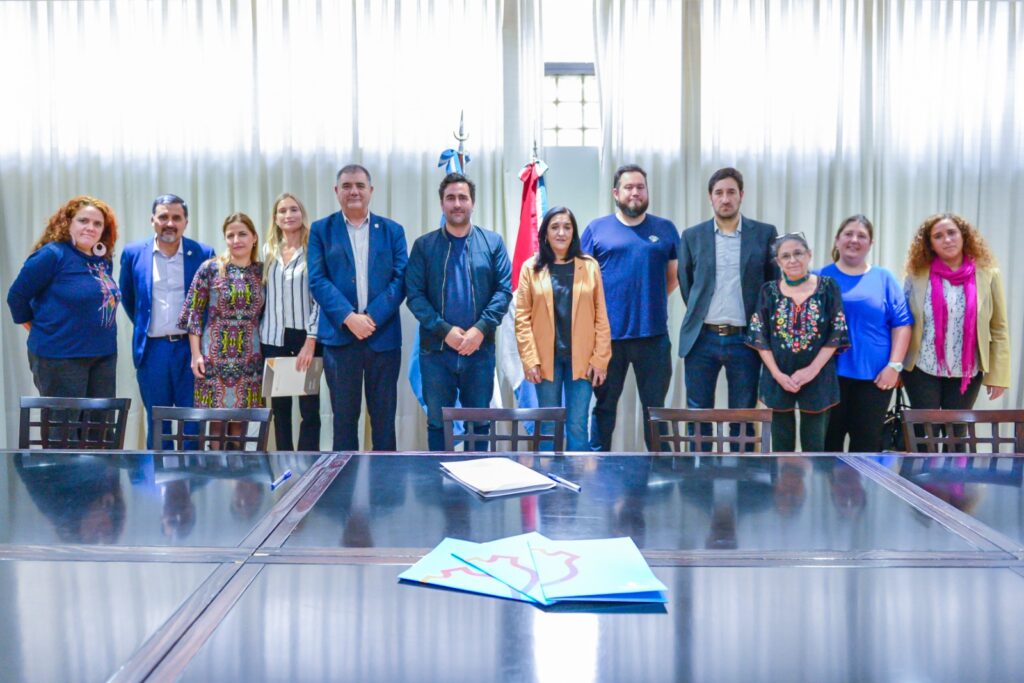 Restaurarán los árboles que rememoran a desaparecidos