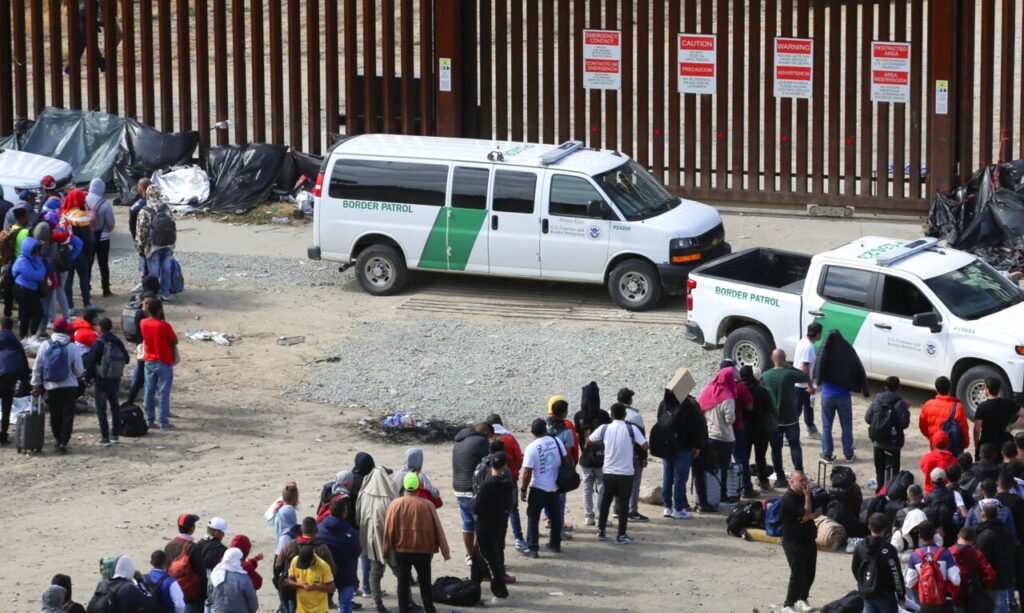 Aluvión migratorio en la frontera entre México y Estados Unidos