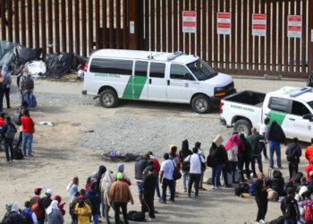 Aluvión migratorio en la frontera entre México y Estados Unidos