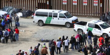 Aluvión migratorio en la frontera entre México y Estados Unidos
