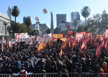 Los trabajadores celebraron su día entre salarios bajos y alta informalidad
