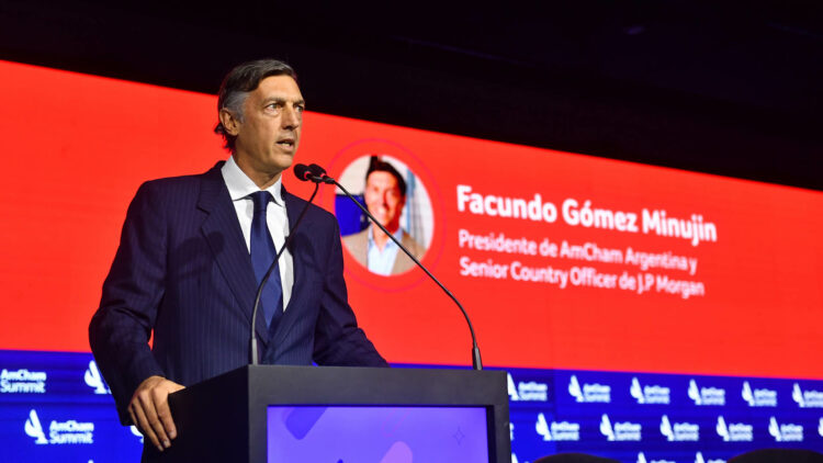 Facundo Gómez Minujín, presidente de la Cámara de Comercio de Estados Unidos en la Argentina (AmCham) y CEO del banco J. P. Morgan.