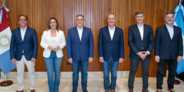 Con radicales y macristas, el oficialismo amplió su lista