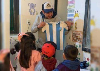 Hinchas de Racing iniciaron una rifa para apoyar a un jardín de infantes en Córdoba