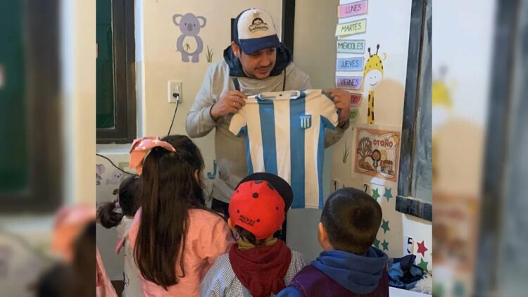 Hinchas de Racing iniciaron una rifa para apoyar a un jardín de infantes en Córdoba