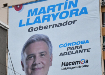 A casi un mes de las elecciones, las calles de Córdoba se colman de carteles de campaña