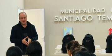 El intendente de Santiago Temple denunció que lo amenazaron para que baje su candidatura