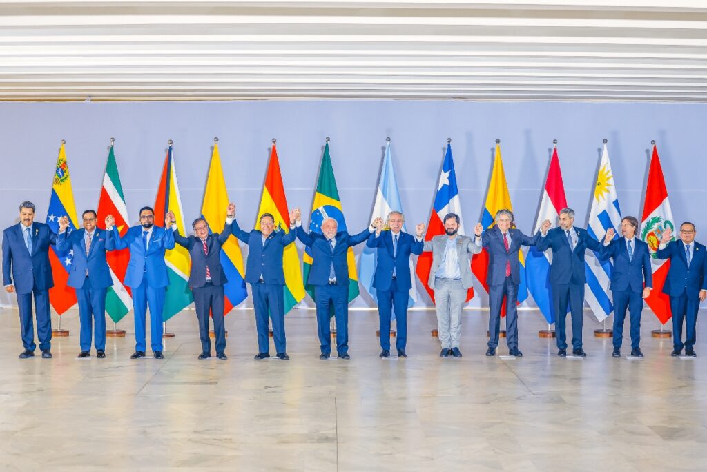 Consenso en Brasilia para encontrar una hoja de ruta para la integración
