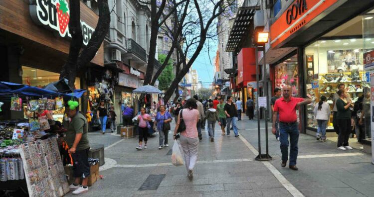 Se consolidó una caída en las ventas de los comercios minoristas