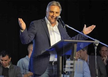 Más autoridades del Pro cordobés renunciaron y se sumaron al equipo de Llaryora
