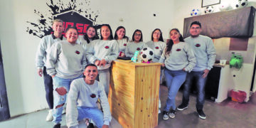 Cooperativa confecciona 200 pelotas por mes