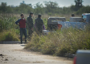 Hallan una valija y ropa quemada en el barrio Emerenciano e investigan si son de Cecilia