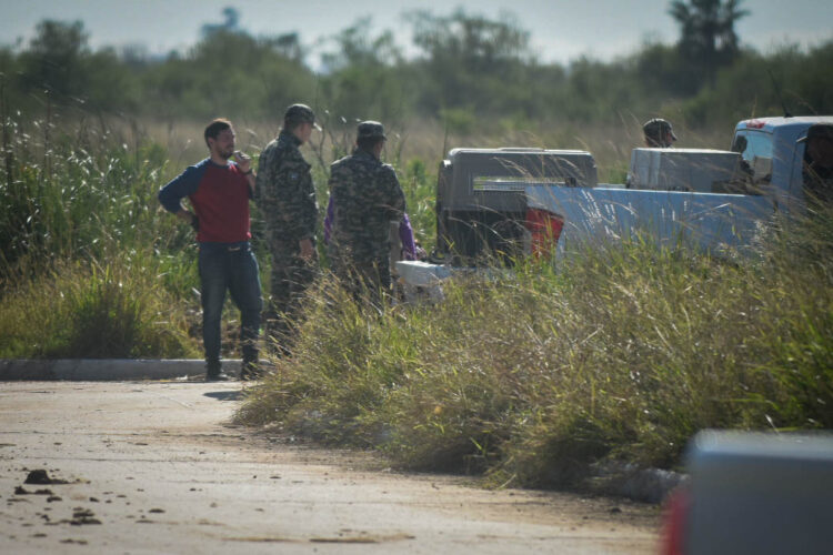 Hallan una valija y ropa quemada en el barrio Emerenciano e investigan si son de Cecilia