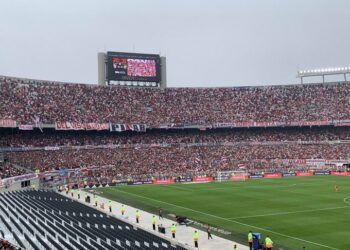 Se suspendió River y Defensa y Justicia por el fallecimiento de un hincha