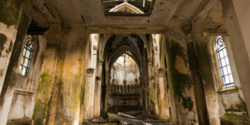 Entró a una iglesia abandonada de Villa Cura Brochero, pero una “señal” lo obligó a escapar