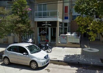 Un ladrón se emborrachó y se quedó dormido dentro de una vinoteca en Alta Córdoba