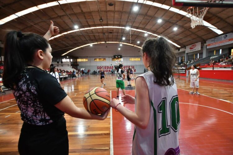 Se juegan las finales de la Liga Municipal Femenina