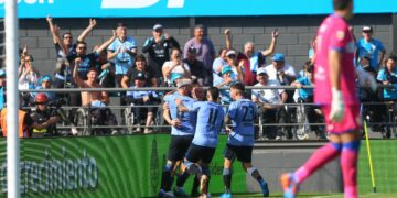 Belgrano le ganó contundentemente a Vélez y sigue con una campaña soñada