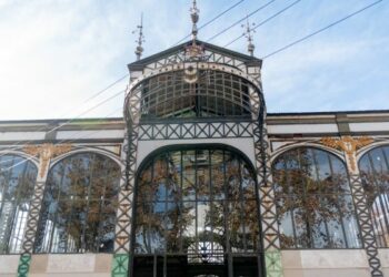 El Centro Cultural General Paz renueva su imagen con vidrios laminados de alta calidad