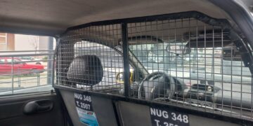 Habilitan el uso de estructuras metálicas de protección en taxis y remises