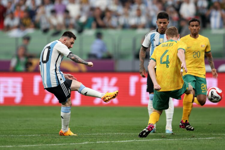 Con un Messi imparable, Argentina le ganó por 2 a 0 a Australia