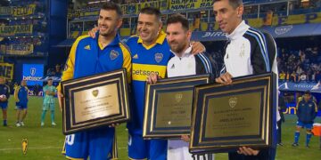 Ovación, emoción y la curiosa disculpa de La 12 a Messi en la Bombonera