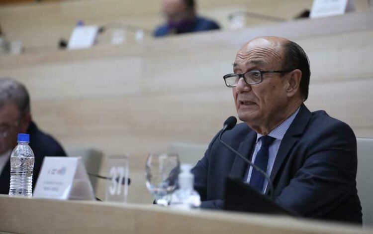 La querella respalda la intervención de peritos oficiales