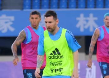 Con un cordobés en duda, la Selección se entrenó previo al partido contra Australia